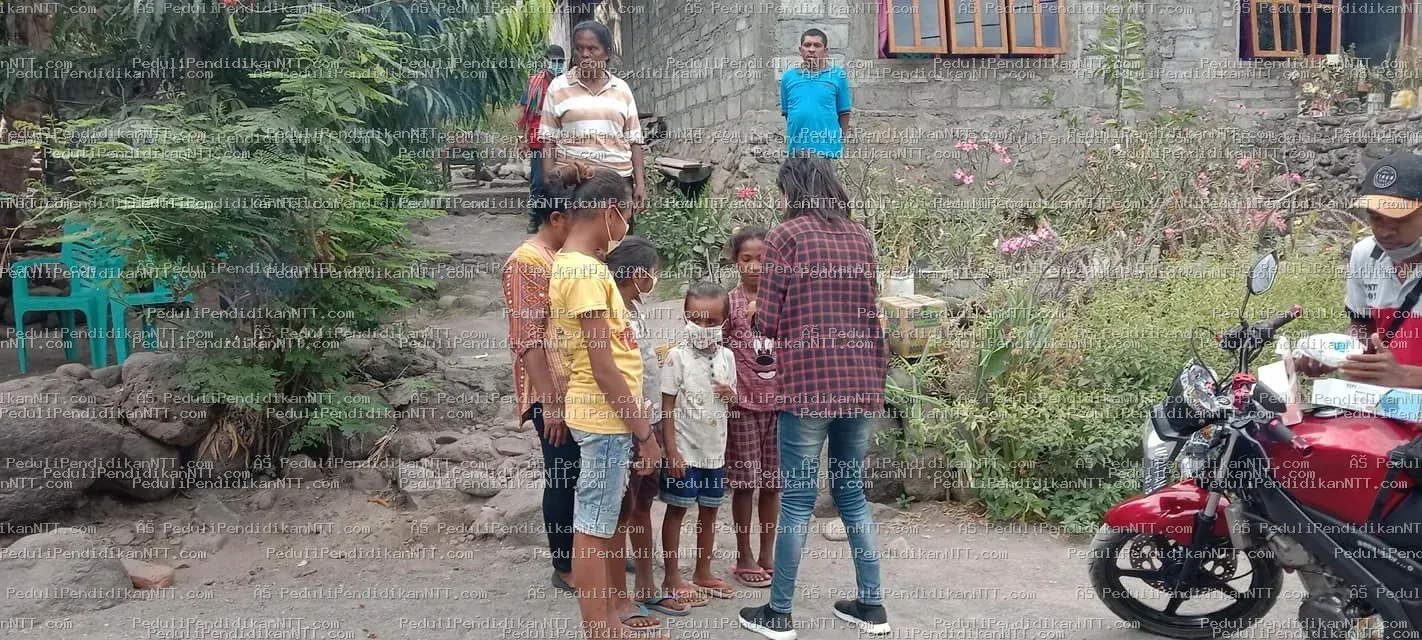 Terima kasih sebesar-besarnya kepada Kak Shela Morelli dari keluarga besar IMPI (Ikatan Mahasiswa Perencanaan Indonesia) Wilayah Indonesia Timur atas bantuan alat tulis bagi anak-anak di Tamalabang, Desa Kaleb, Kec. Pantar Timur, Kab. Alor. Terima kasih juga kepada K Max dan K Mais Da Silva, members PPNTT Wilayah Alor, yang dengan penuh ketulusan telah membantu melancarkan kegiatan ini. Giving from lack, serving in joy. 28 Mei 2021 - Kabupaten Alor 2021