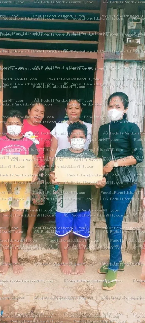 Terima kasih kepada teman-teman Komunitas Peduli Pendidikan NTT yang telah mendukung kegiatan kali ini di kota perbatasan Belu, dan khususnya kepada K. Agnes yang membantu kelancaran kegiatan bulan ini. Giving from lack, serving in joy.Belu – 31/10/2021 - Kabupaten Belu 2021