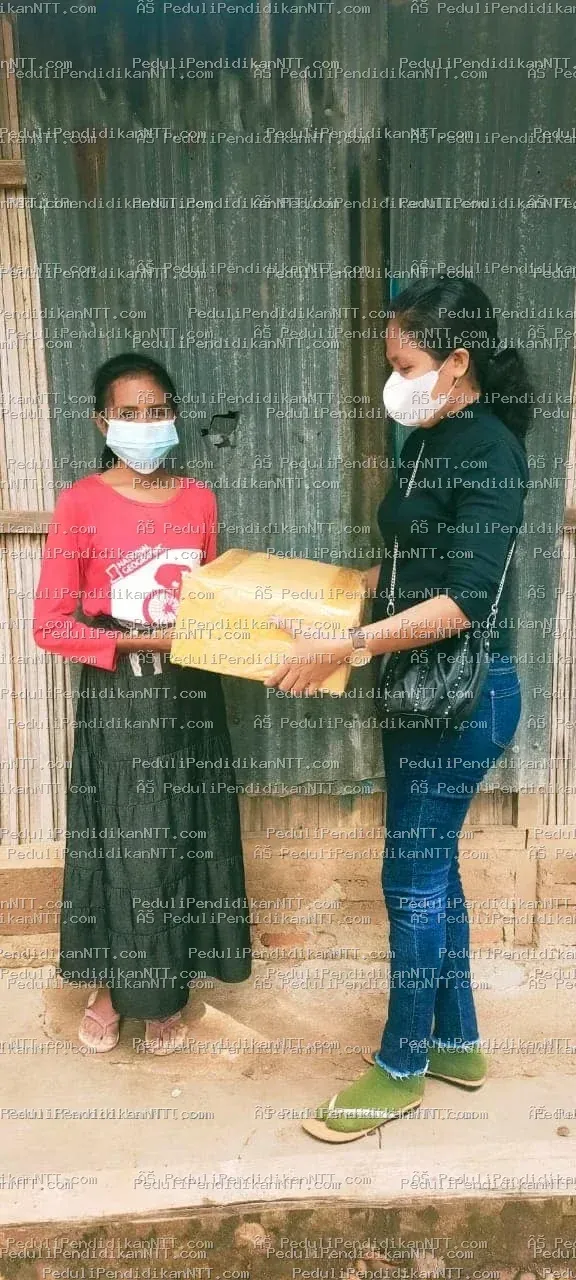 Terima kasih kepada teman-teman Komunitas Peduli Pendidikan NTT yang telah mendukung kegiatan kali ini di kota perbatasan Belu, dan khususnya kepada K. Agnes yang membantu kelancaran kegiatan bulan ini. Giving from lack, serving in joy.Belu – 31/10/2021 - Kabupaten Belu 2021