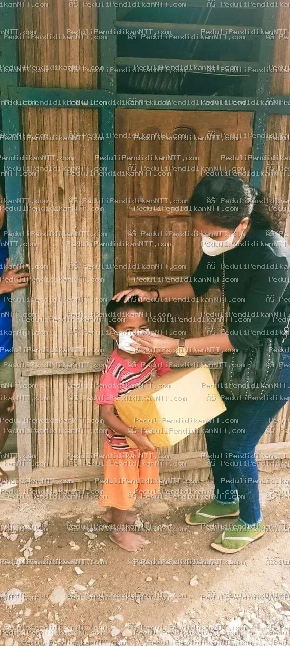 Terima kasih kepada teman-teman Komunitas Peduli Pendidikan NTT yang telah mendukung kegiatan kali ini di kota perbatasan Belu, dan khususnya kepada K. Agnes yang membantu kelancaran kegiatan bulan ini. Giving from lack, serving in joy.Belu – 31/10/2021 - Kabupaten Belu 2021