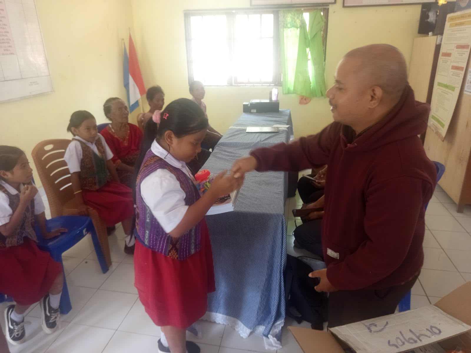 Dukungan Alat Tulis untuk kelas 4-6 SD Inpres Nuaja-Ende dan Dukungan Uang Komite bagi 5 Anak di SD Inpres Nuaja / 30 Juli 2026 - Kabupaten Ende 2026
