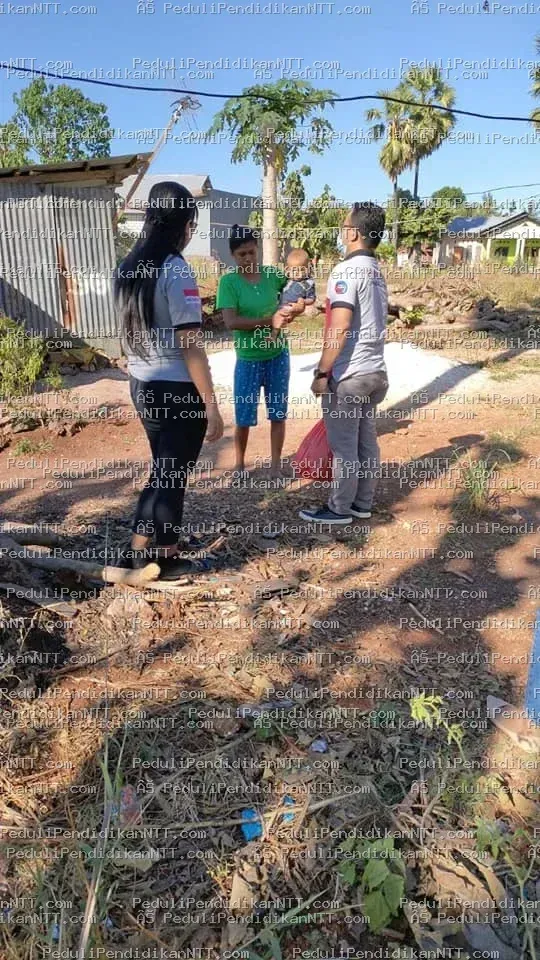 Penyerahan Bantuan Dari Komunitas di WIlayah Kota Kupang - Kota Kupang 2021