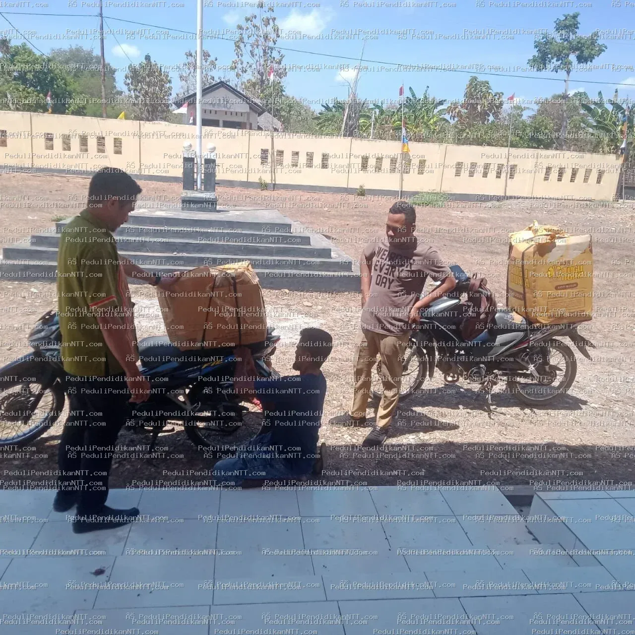 28 Agustus 2023,memberikan dukungan belajar bagi anak-anak di Amfoang Timur-Kabupaten Kupang - Kabupaten Kupang 2023