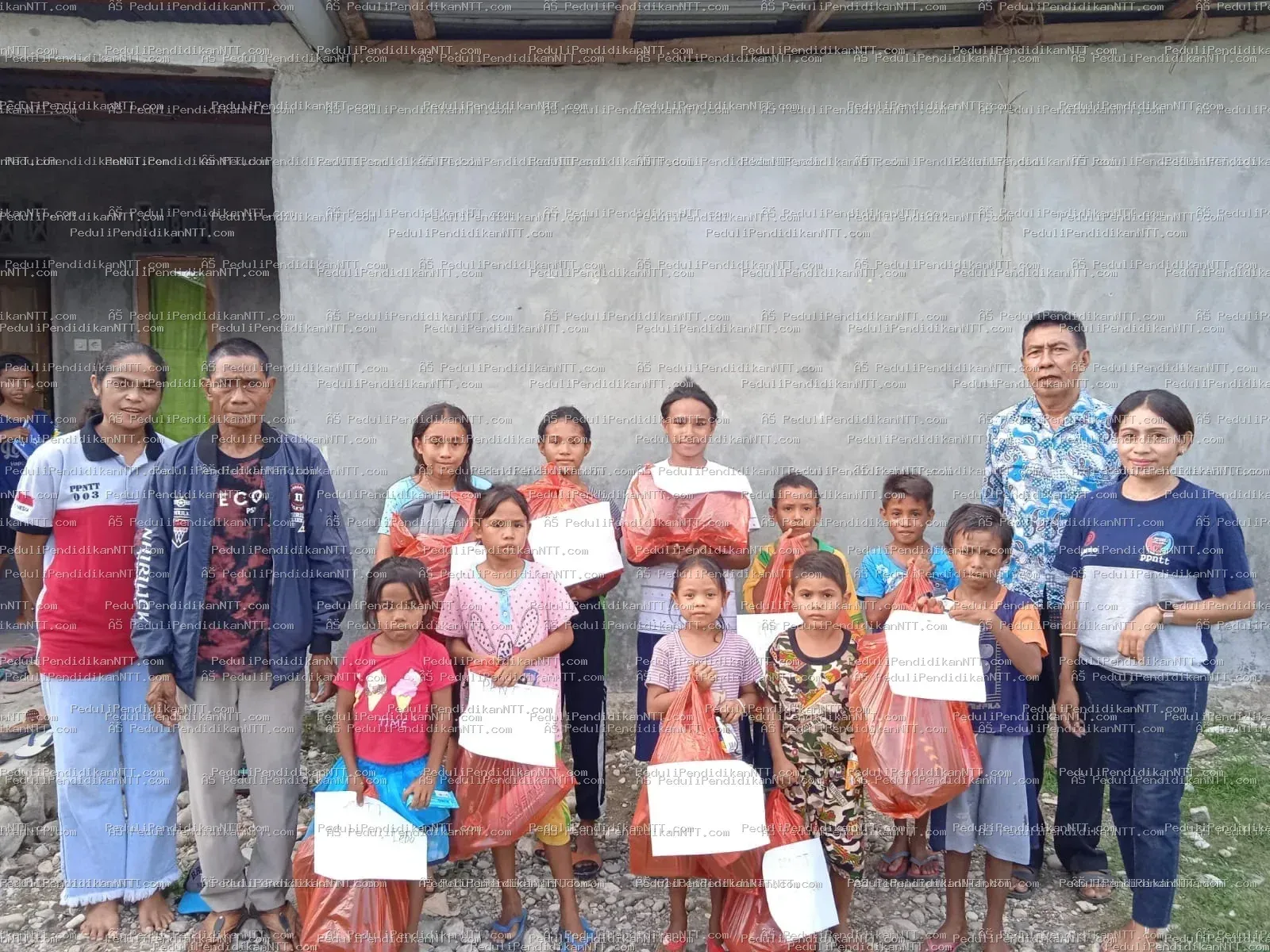 30 November 2022,berbagi kasih di Desa Wederok,Kec.Weliman-Kab Malaka - Kabupaten Malaka 2022