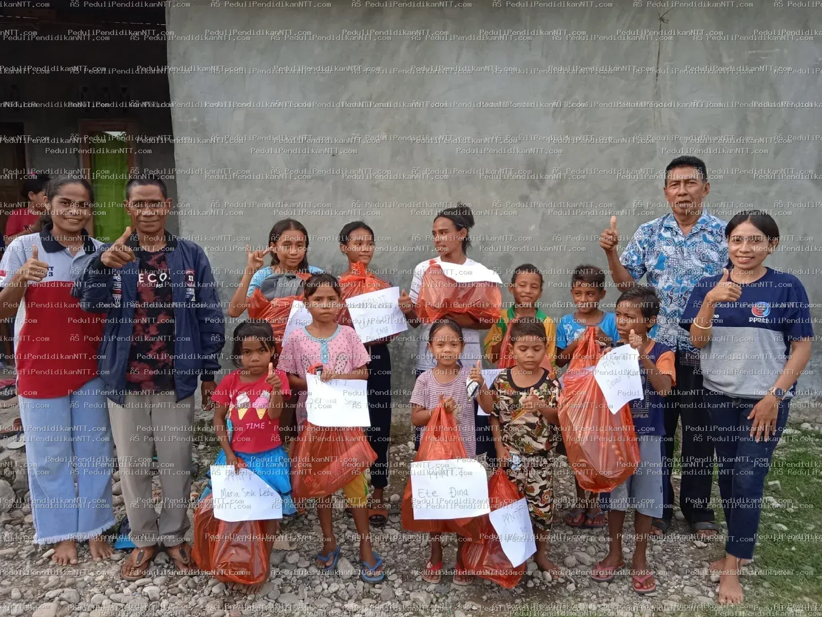 30 November 2022,berbagi kasih di Desa Wederok,Kec.Weliman-Kab Malaka - Kabupaten Malaka 2022