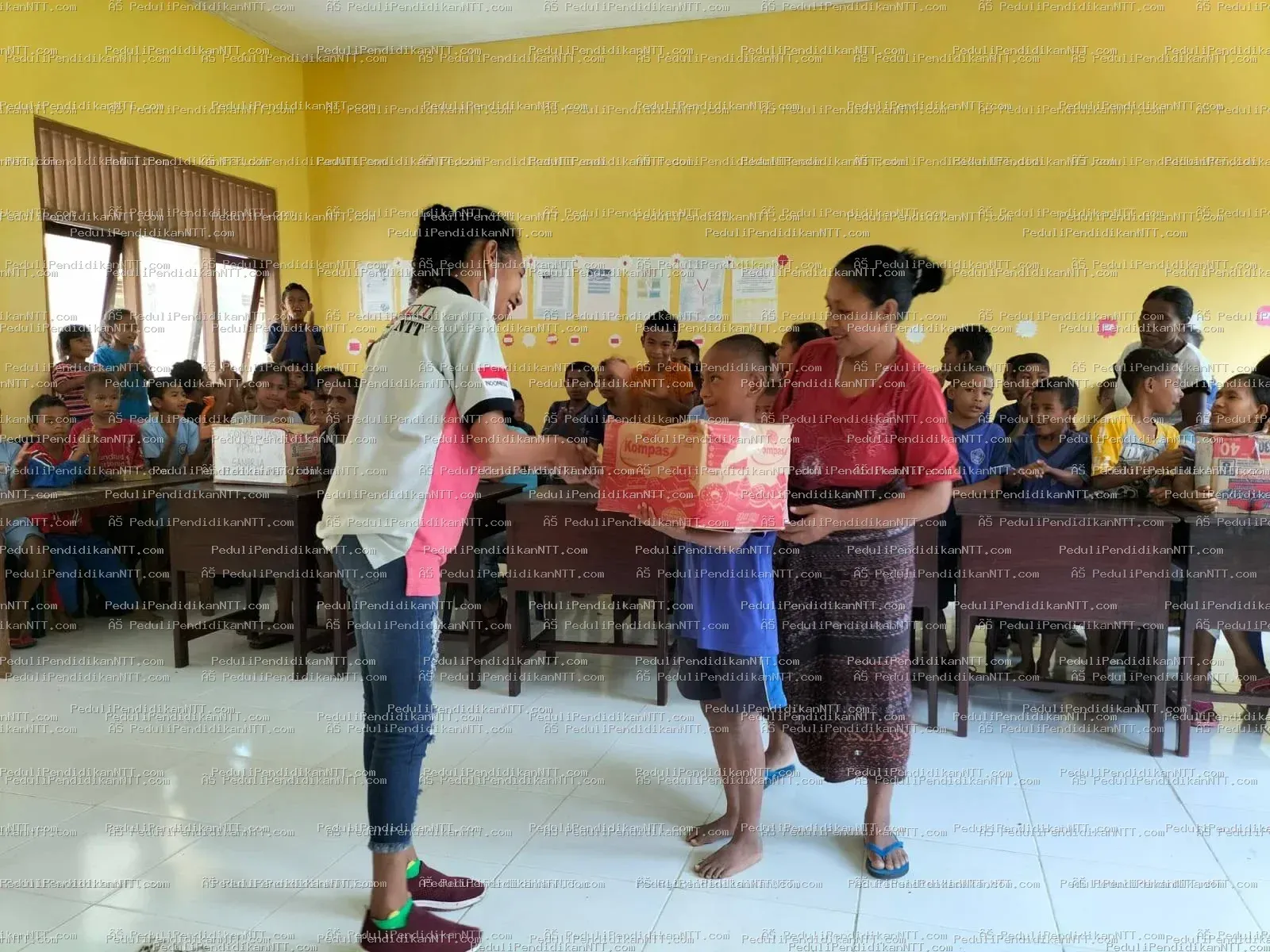 Sabtu 28 Mei 2022,Berbagi kasih di SDK Ngera,Desa Ngera,Kecamatan Keo Tengah Kabupaten Nagekeo - Kabupaten Nagekeo 2022