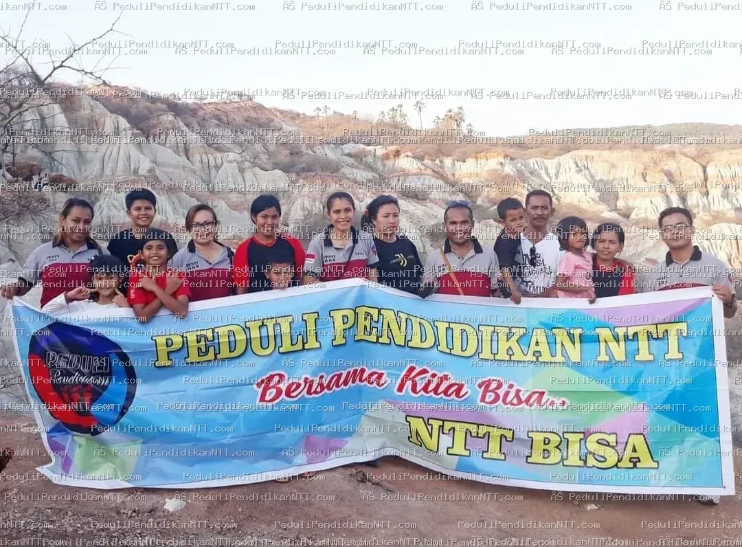 Bapak Daniel Logo.....09 Desember 2023 Kami kehilangan,banyak yang tidak mengenalmu sebagai salah satu sosok yang peduli dengan dunia pendidikan di Nusa Tenggara Timur. Kehadiranmu dalam komunitas Peduli Pendidikan Ntt memberi warna tersendiri,kami sangat menghormatimu bapak , bapak yang tertua dalam komunitas. Bapak memberi contoh bagi kami,bapaklah kepala keluarga dalam komunitas Sejak awal komunitas berdiri,bapak Endrouw Logo dan istri Leni Apriani sudah ada bersama kami,sosokmu yang ceria dan peduli dengan anak-anak selalu memotivasi kami untuk banyak belajar tentang hal memberi. Terima kasih bapak Daniel Logo,Damai di surga - Kabupaten Sabu Raijua 2023