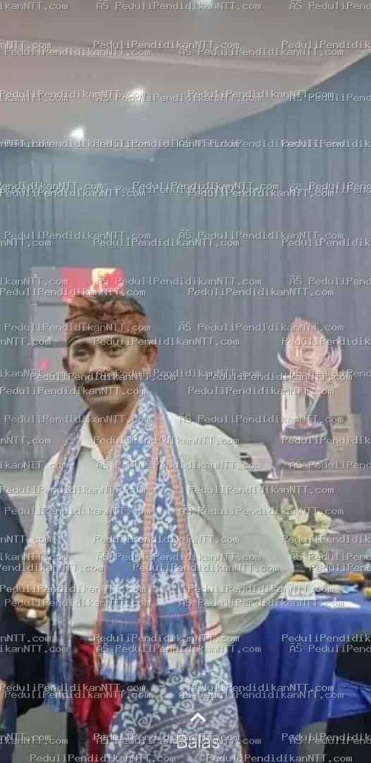 Bapak Daniel Logo.....09 Desember 2023 Kami kehilangan,banyak yang tidak mengenalmu sebagai salah satu sosok yang peduli dengan dunia pendidikan di Nusa Tenggara Timur. Kehadiranmu dalam komunitas Peduli Pendidikan Ntt memberi warna tersendiri,kami sangat menghormatimu bapak , bapak yang tertua dalam komunitas. Bapak memberi contoh bagi kami,bapaklah kepala keluarga dalam komunitas Sejak awal komunitas berdiri,bapak Endrouw Logo dan istri Leni Apriani sudah ada bersama kami,sosokmu yang ceria dan peduli dengan anak-anak selalu memotivasi kami untuk banyak belajar tentang hal memberi. Terima kasih bapak Daniel Logo,Damai di surga - Kabupaten Sabu Raijua 2023