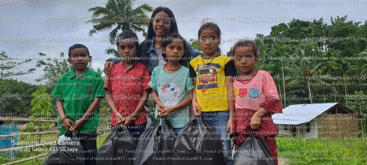 7 Januari 2023,berbagi dengan anak-anak di Sumba Barat Daya - Kabupaten Sumba Barat Daya 2023