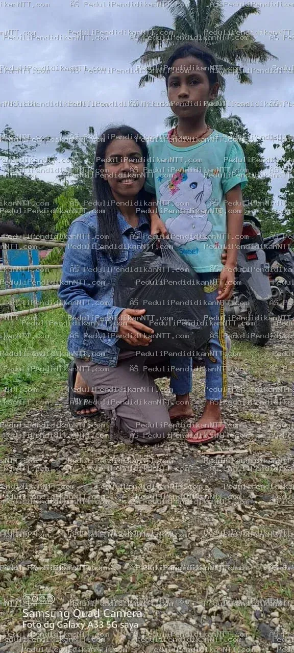 7 Januari 2023,berbagi dengan anak-anak di Sumba Barat Daya - Kabupaten Sumba Barat Daya 2023