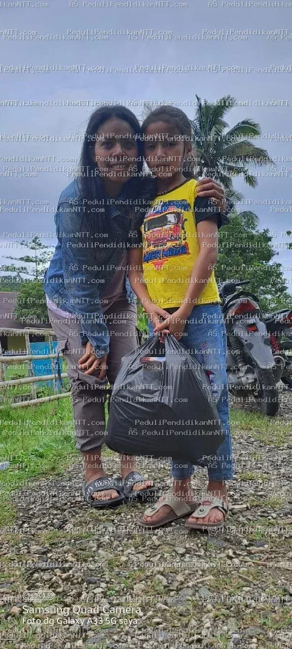 7 Januari 2023,berbagi dengan anak-anak di Sumba Barat Daya - Kabupaten Sumba Barat Daya 2023