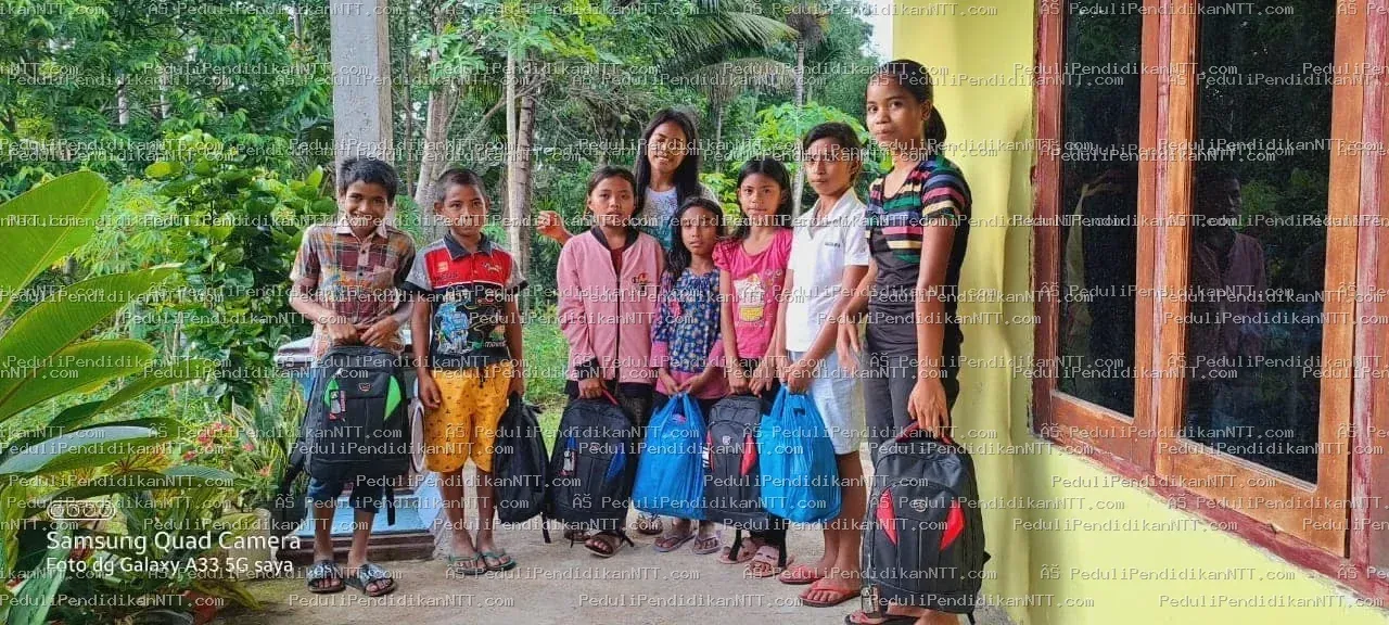 7 Januari 2023,berbagi dengan anak-anak di Sumba Barat Daya - Kabupaten Sumba Barat Daya 2023