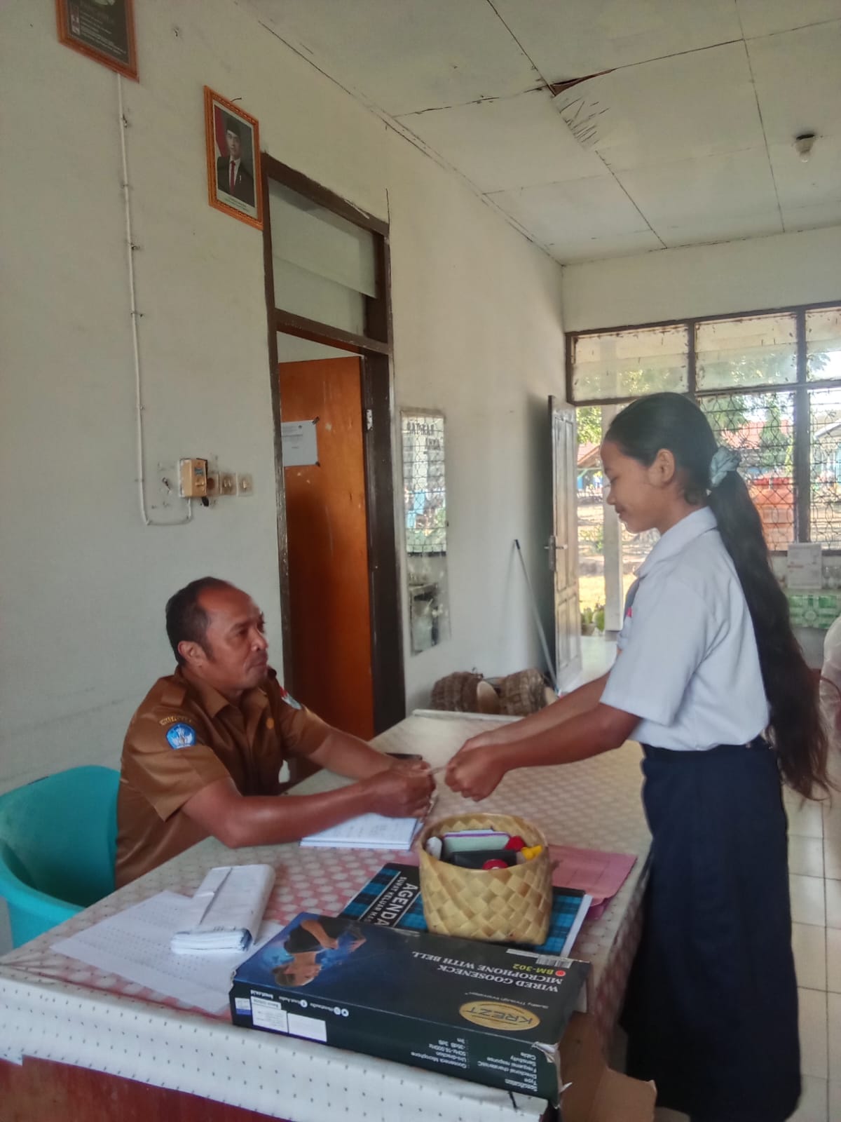 Dukungan belajar berupa pelunasan uang komite selama satu tahun untuk Grayzhia Rambu Ana di Sumba Timur (Kategori Anak Berprestasi) dari keluarga pra sejahtera. - Kabupaten Sumba Timur 2026