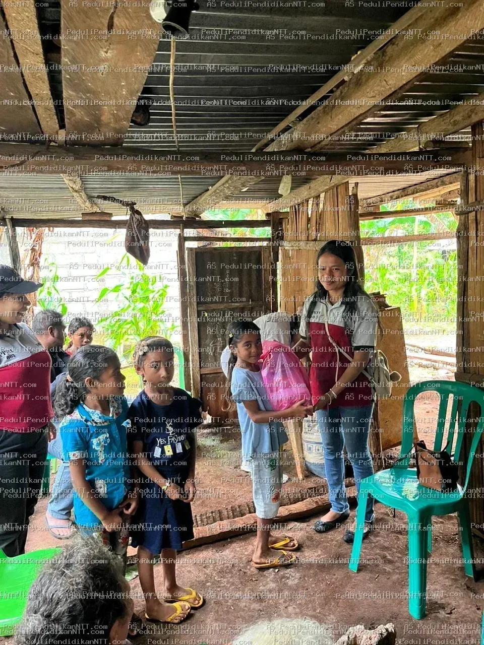 Sabtu 14 Februari 2026,kami memberikan dukungan belajar bagi anak-anak di Timor Tengah Selatan - Kabupaten Timor Tengah Selatan 2026