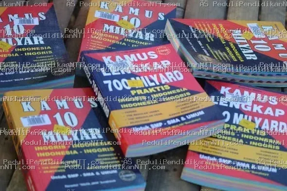 Terima kasih banyak kepada kakak yang telah menghadirkan kamus Inggris–Indonesia dan buku bacaan untuk kami. Kebaikan hati kakak membuat dunia kami sedikit lebih terang, semoga Tuhan selalu membalas semua kebaikan kakak.Salam hangat dan doa dari anak-anak Kampung Belajar Nonobarus - Kabupaten Timor Tengah Utara 2021