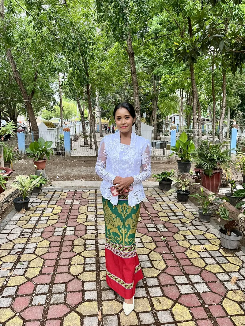 Riny Atok