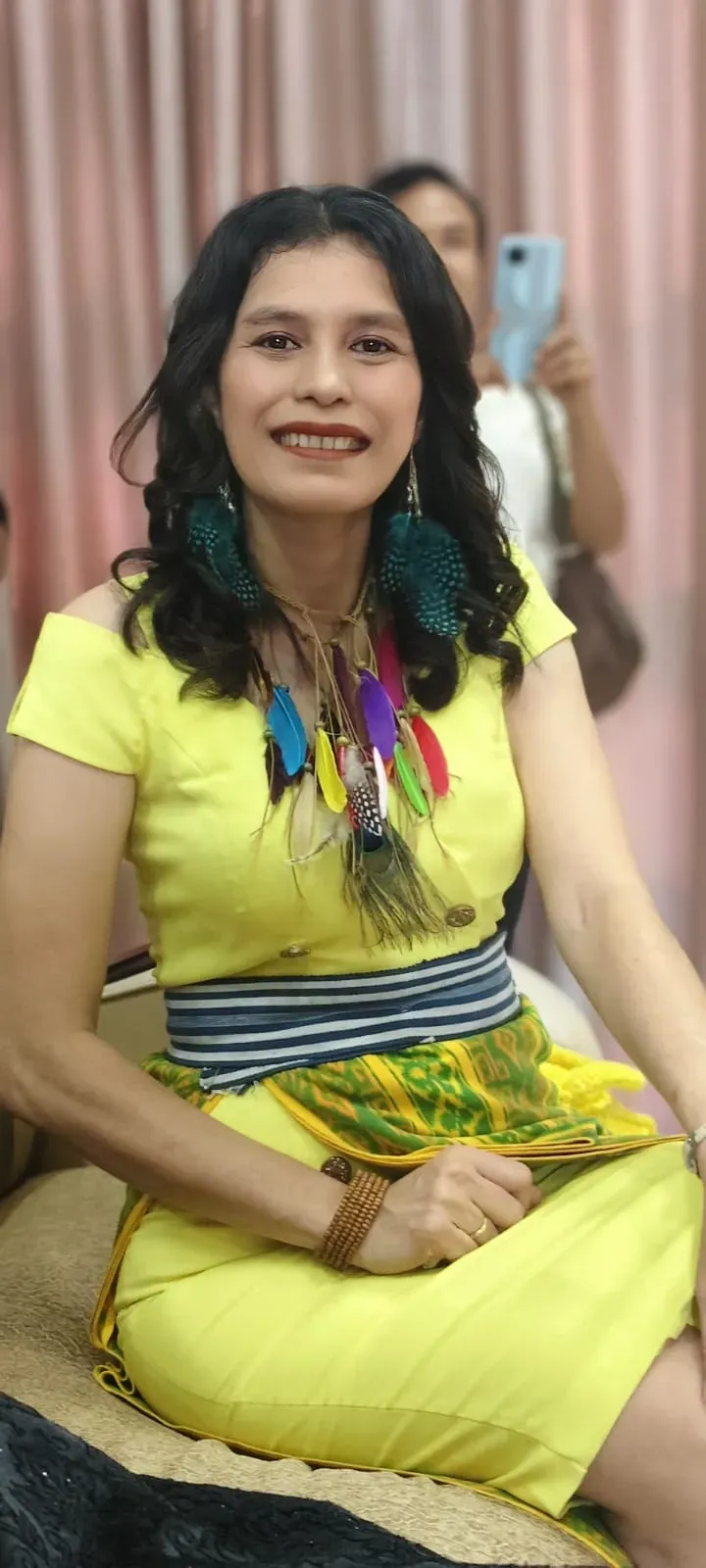 Leni Apriani